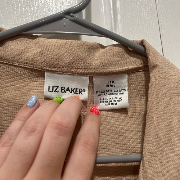 Tan Liz Baker button up blouse - Picture 4 of 5
